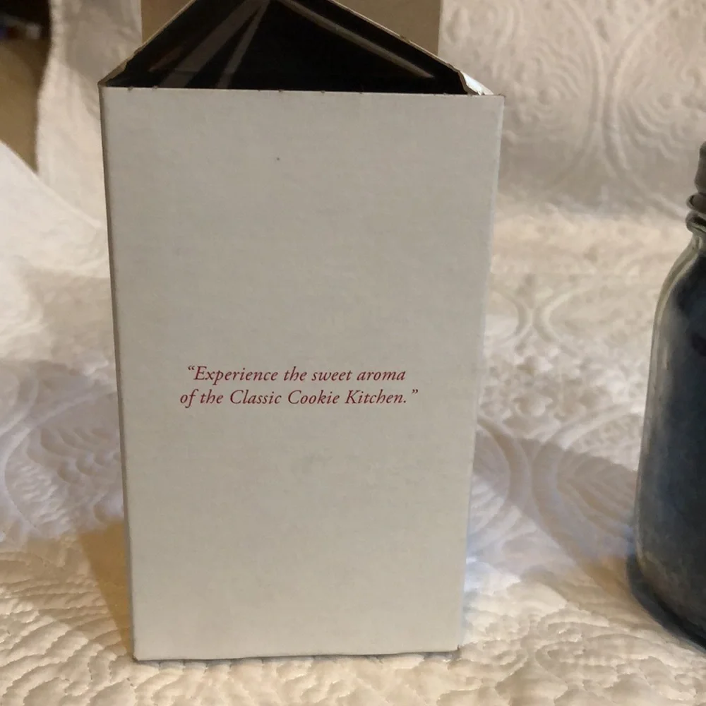 Classic Cookie‎ blueberries and cream candle, NWT